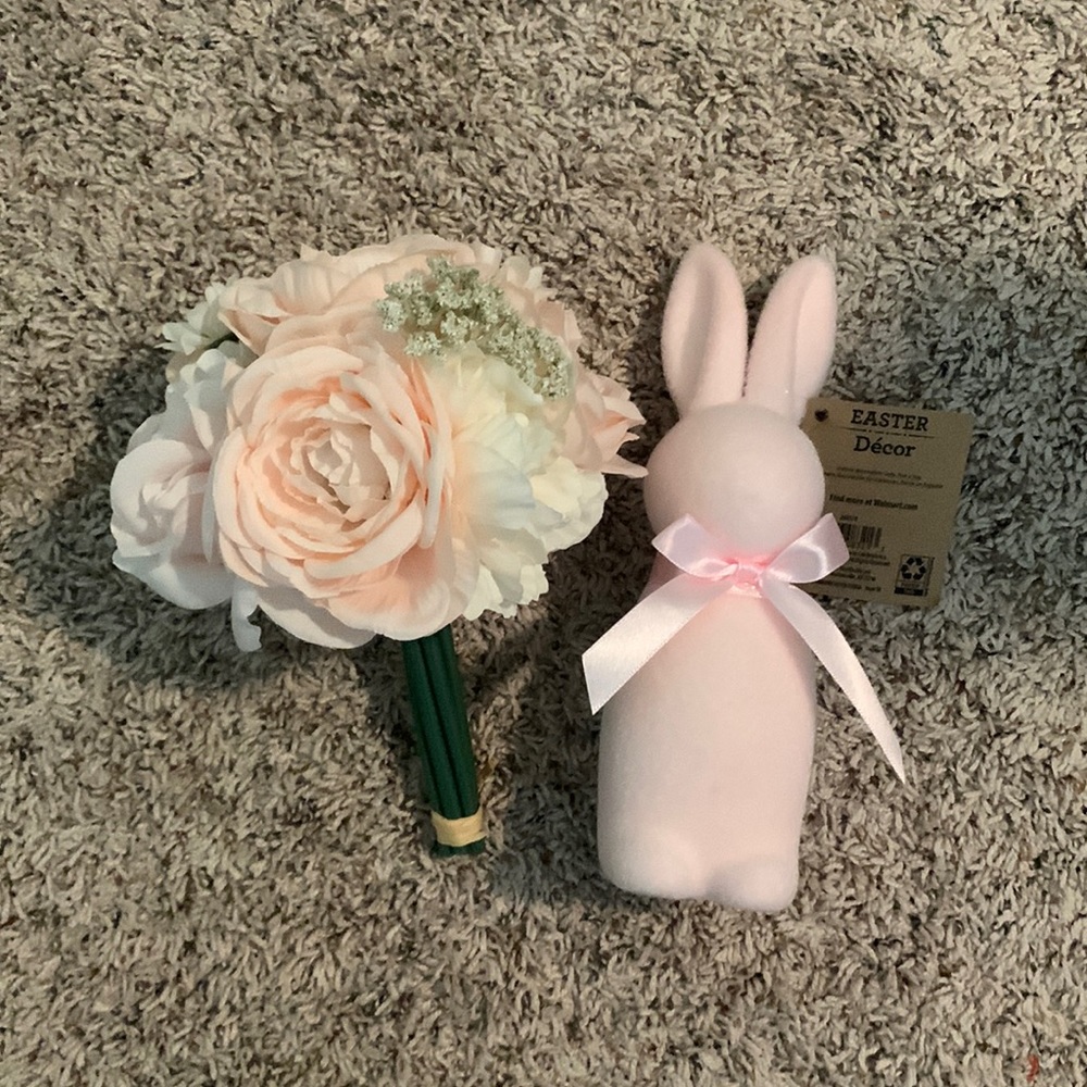 Lot of 2 Easter Decorations